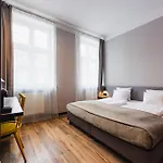 Aparthouse Wozna 11 Old Town Hotel