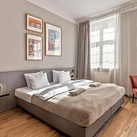 فندق Aparthouse Wozna 11 Old Town 3*