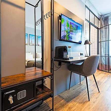 Aparthouse Wozna 11 Old Town فندق 3*