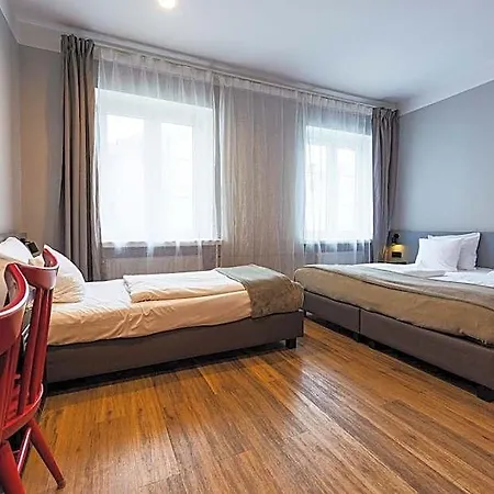 فندق Aparthouse Wozna 11 Old Town 3*